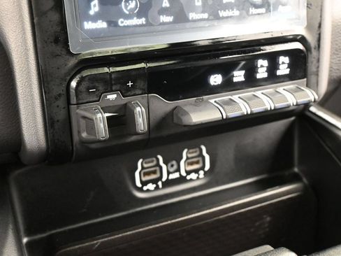Used 2024 RAM 2500 Laramie w/ Night Edition AWD/4WD image 21