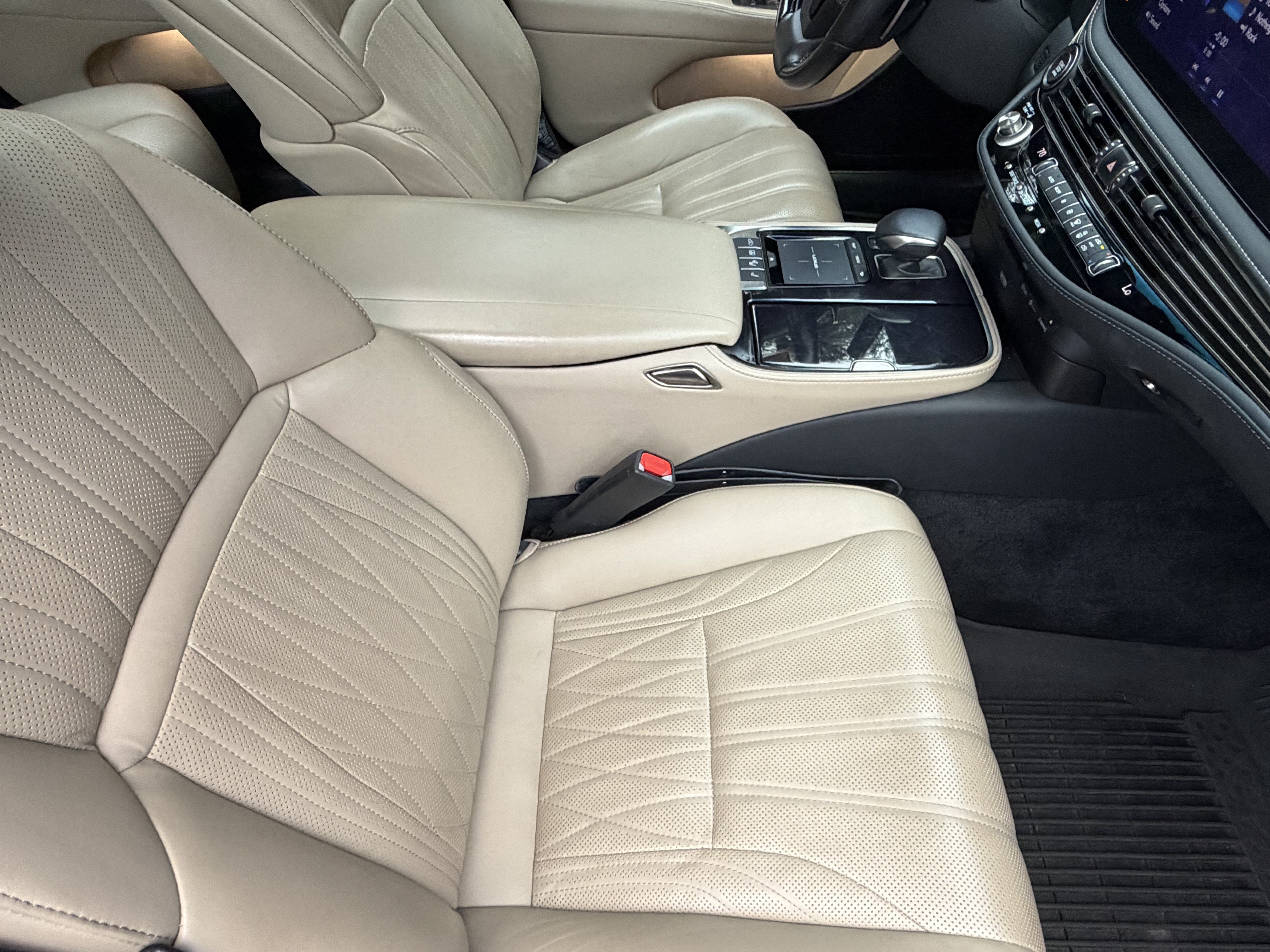 Used 2022 Lexus LS 500 w/ Interior Upgrade Package RWD image 43