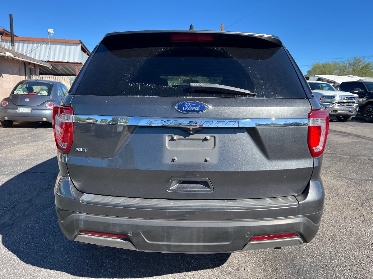 Used 2019 Ford Explorer XLT FWD image 4