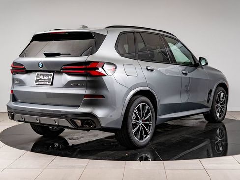 New 2026 BMW X5 xDrive40i w/ M Sport Package AWD/4WD image 10