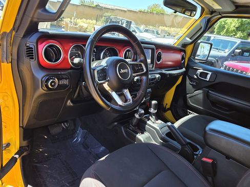 Used 2021 Jeep Wrangler Unlimited Rubicon AWD/4WD image 10