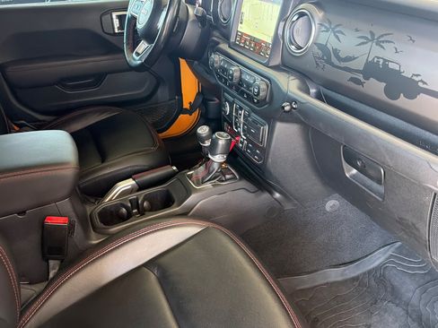 Used 2021 Jeep Gladiator Rubicon AWD/4WD image 14
