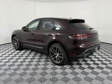 Certified 2025 Porsche Macan image 3
