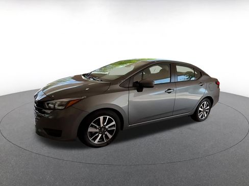 Used 2025 Nissan Versa SV FWD image 8