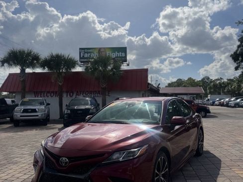 Used 2018 Toyota Camry SE FWD image 11