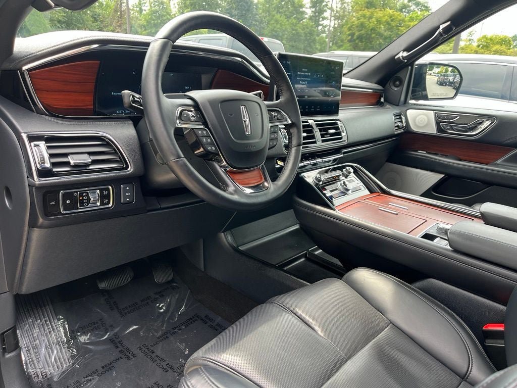 Certified 2023 Lincoln Navigator L Reserve AWD/4WD image 26