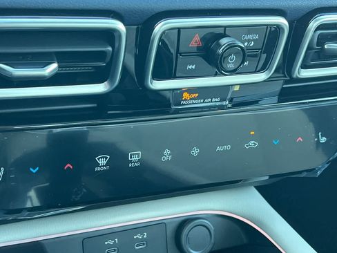 New 2026 Nissan Sentra SL w/ Floor Mat Package FWD image 23