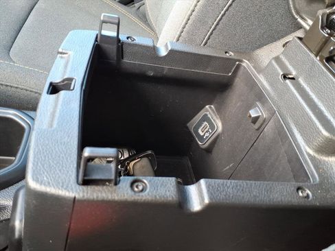 Used 2025 Jeep Wrangler Willys image 29