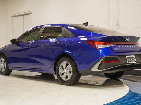 Used 2024 Hyundai Elantra SE FWD image 32
