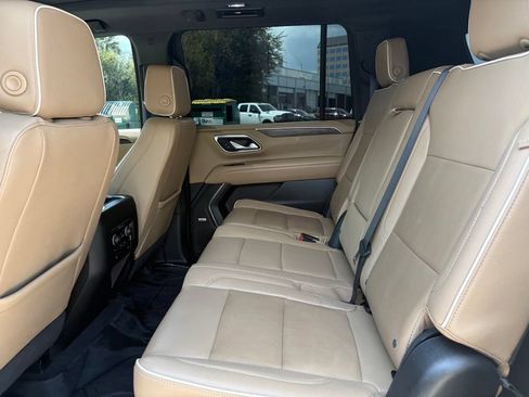 Used 2023 Chevrolet Suburban Premier AWD/4WD image 14