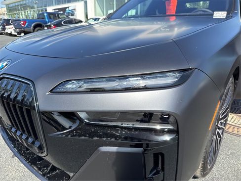 New 2025 BMW i7 xDrive60 w/ Executive Package image 16