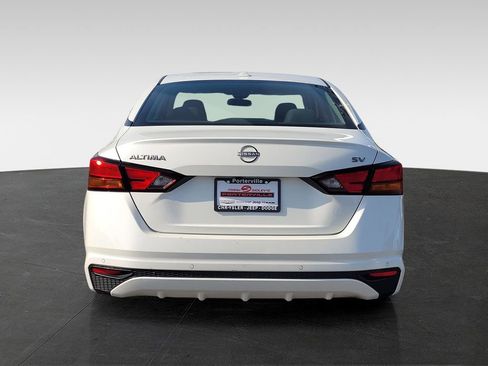 Used 2024 Nissan Altima 2.5 SV image 5