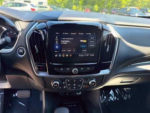 Used 2023 Chevrolet Traverse LT AWD/4WD image 25