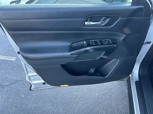 Used 2022 Nissan Pathfinder SV w/ Cargo Package image 12