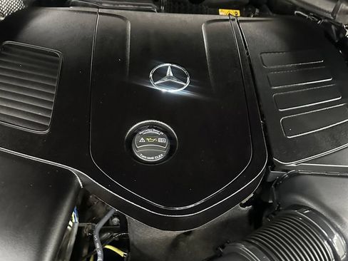 Used 2025 Mercedes-Benz GLC 350e 4MATIC image 7