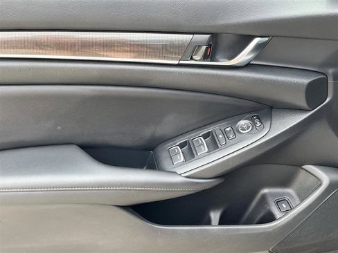 Used 2022 Honda Accord Sport image 13