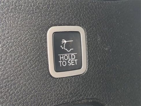 Used 2024 Jeep Wagoneer Series II image 13