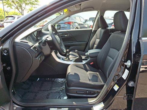 Used 2015 Honda Accord Sport image 13