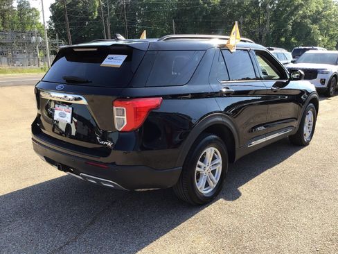 Certified 2023 Ford Explorer XLT w/ Equipment Group 202A image 8