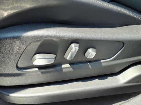 Certified 2023 Cadillac XT5 Premium Luxury FWD image 17