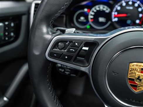 Used 2023 Porsche Cayenne Platinum Edition image 20