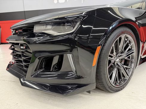 Used 2018 Chevrolet Camaro ZL1 RWD image 4