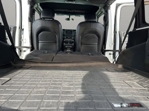 Used 2018 Jeep Wrangler Unlimited Sahara w/ Cold Weather Group image 39