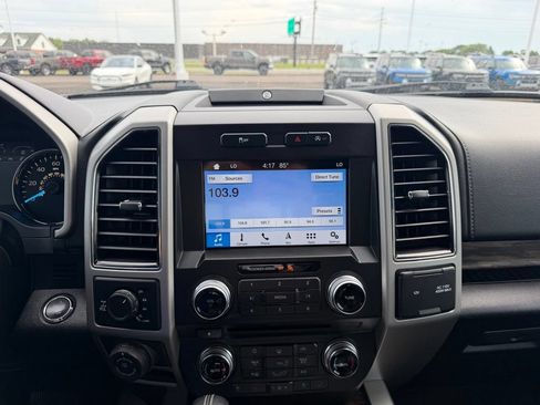 Used 2018 Ford F150 Lariat w/ Equipment Group 502A Luxury AWD/4WD image 13