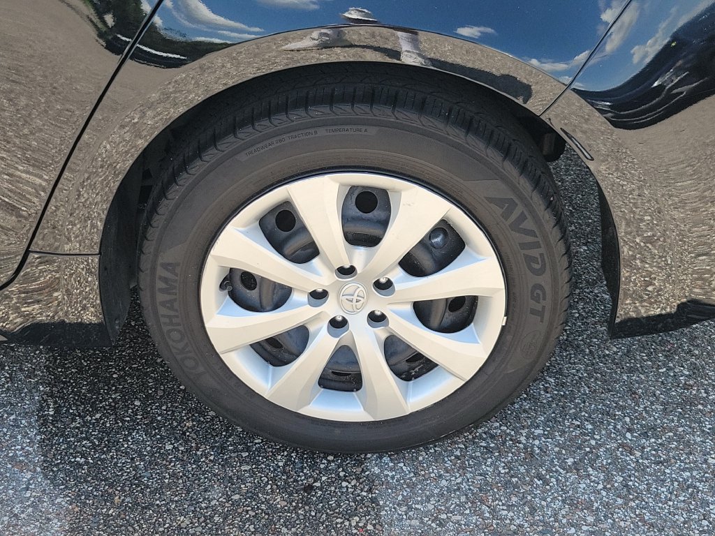 Used 2026 Toyota Corolla LE FWD image 5