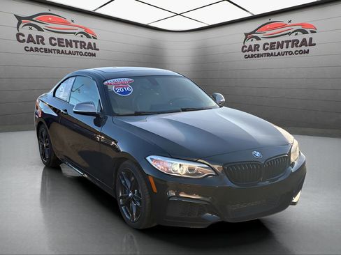Used 2016 BMW M235i xDrive Coupe image 8