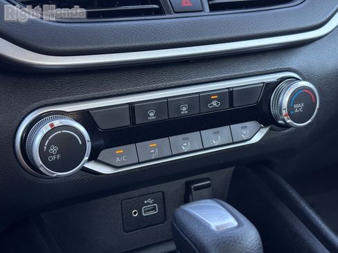 Used 2024 Nissan Altima 2.5 S image 28