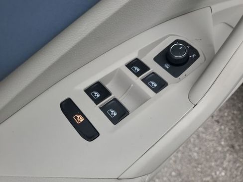 New 2026 Volkswagen Jetta SE FWD image 13
