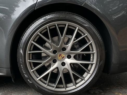 Used 2019 Porsche Panamera image 6
