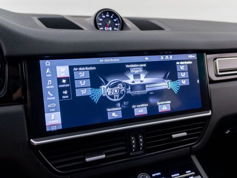 Certified 2021 Porsche Cayenne S AWD/4WD image 25