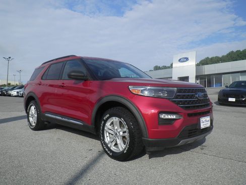 Used 2020 Ford Explorer XLT w/ Equipment Group 202A AWD/4WD image 1