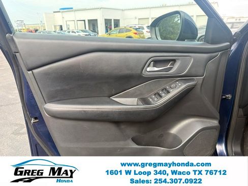 Used 2025 Nissan Rogue SV AWD/4WD image 10