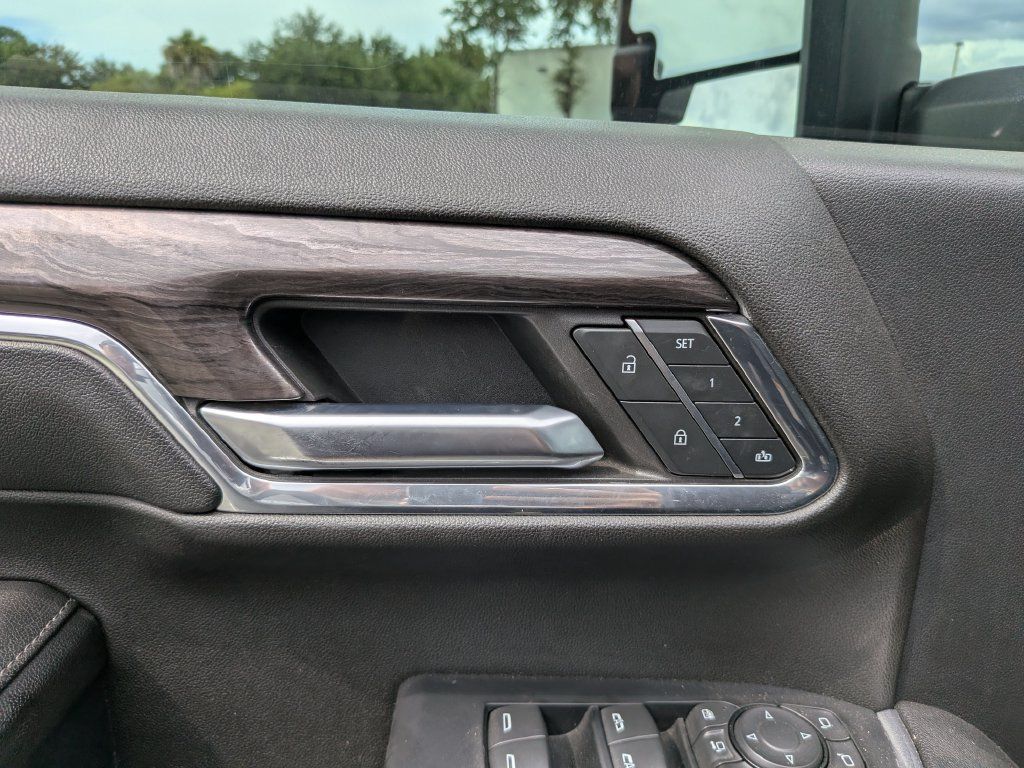 Used 2024 Chevrolet Silverado 2500 LTZ AWD/4WD image 18