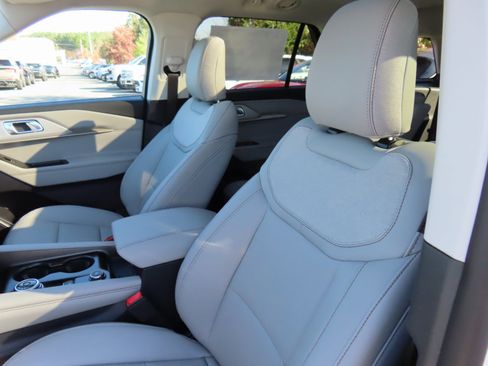 New 2026 Ford Explorer Active w/ Active Comfort Package image 14