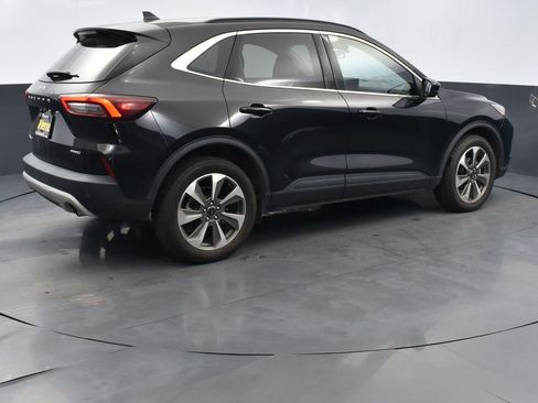 Used 2023 Ford Escape Platinum image 4