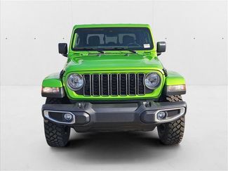 New 2025 Jeep Gladiator Sport video 2