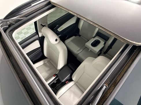 Used 2019 Volkswagen Tiguan SE w/ Panoramic Sunroof Package FWD image 21