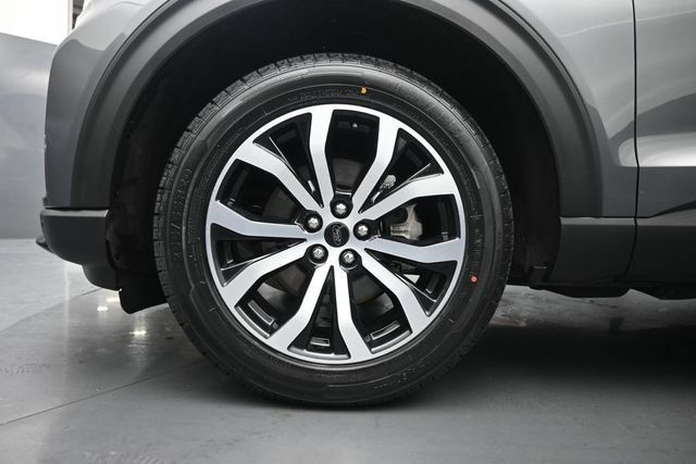 Certified 2025 Ford Explorer ST-Line AWD/4WD image 36