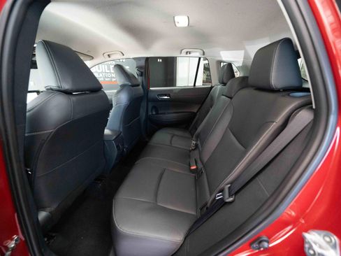 Used 2024 Toyota Corolla Cross XLE FWD image 23