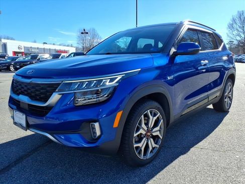 Used 2021 Kia Seltos SX w/ SX Sunroof Package image 3