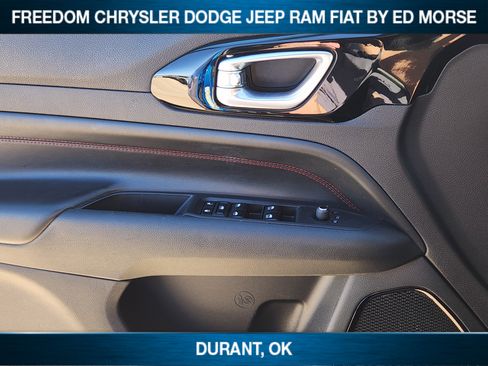 Used 2023 Jeep Compass Trailhawk image 16