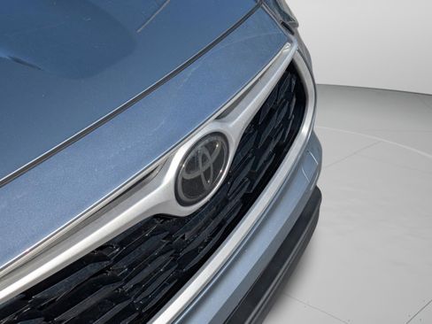 Used 2021 Toyota Highlander XLE image 12