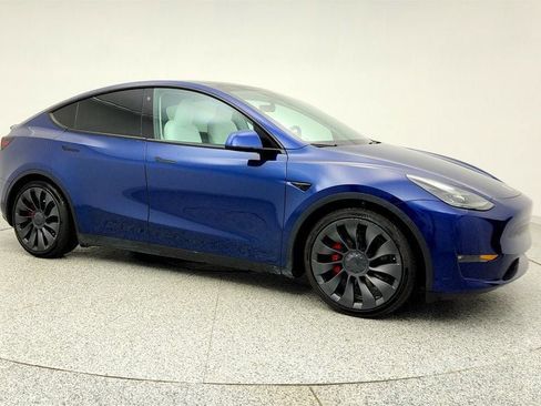 Used 2023 Tesla Model Y Long Range image 3