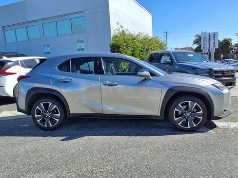 Used 2020 Lexus UX 200 image 21