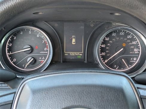 Used 2018 Toyota Camry LE image 22