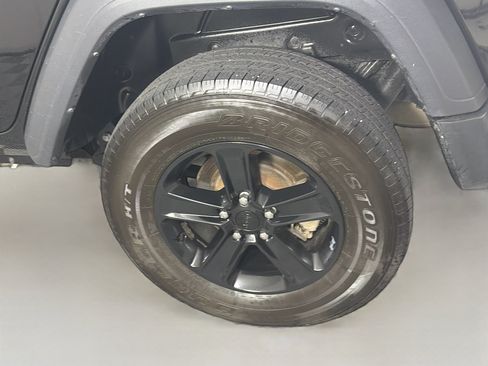 Used 2023 Jeep Wrangler Unlimited Sport AWD/4WD image 11
